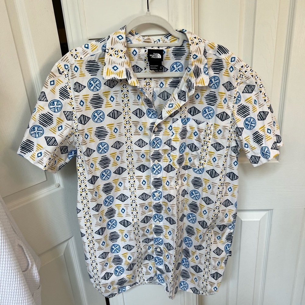 The North Face Men’s Button Down Short Sleeve Pattern Shirt XL